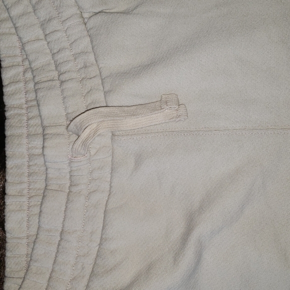 Free People Movement Short Beige Medium nwot - Picture 3 of 10